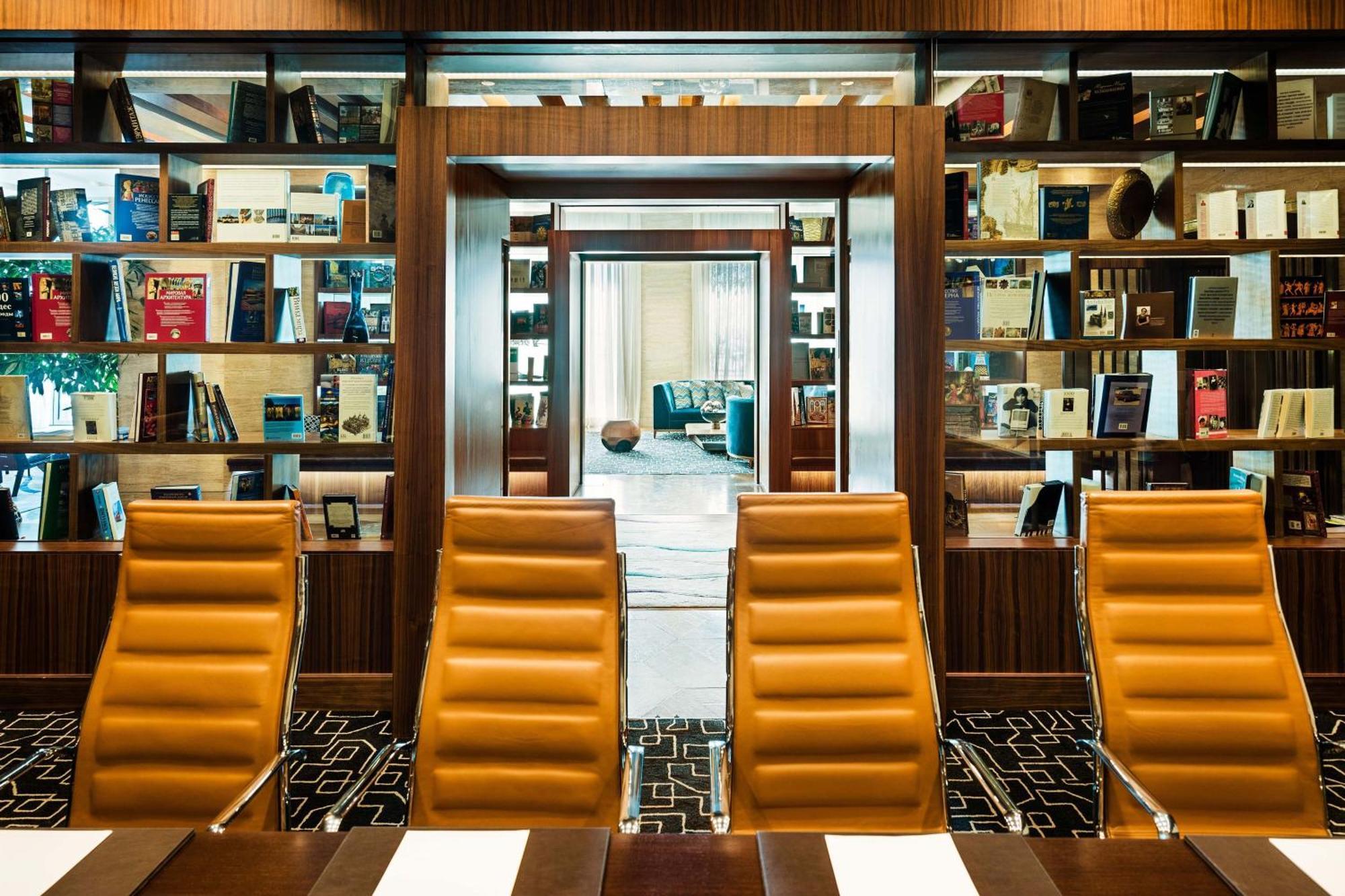 Sheraton Baku Intourist Εξωτερικό φωτογραφία Library on board