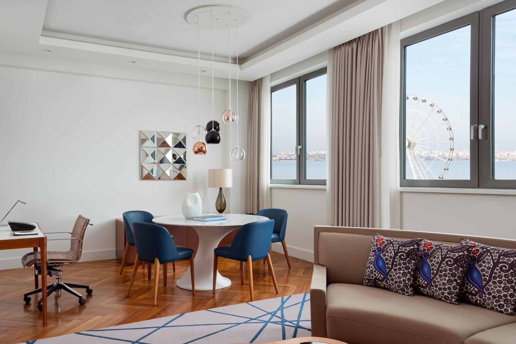 Sheraton Baku Intourist Εξωτερικό φωτογραφία A suite at the hotel