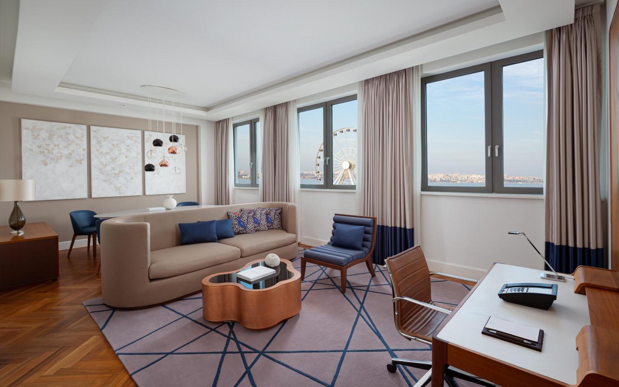 Sheraton Baku Intourist Εξωτερικό φωτογραφία A living room at the hotel